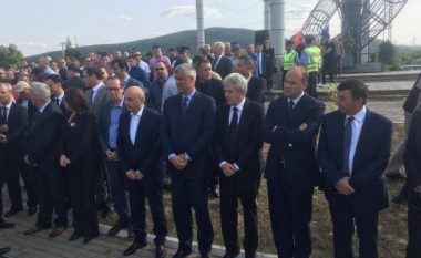 PDK e LDK bashkohen në varrimin e Bajram Rexhepit (Foto)