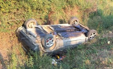 Rrokulliset një veturë në Kamenicë, lëndohen tre persona