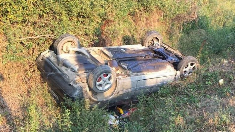 Rrokulliset një veturë në Kamenicë, lëndohen tre persona