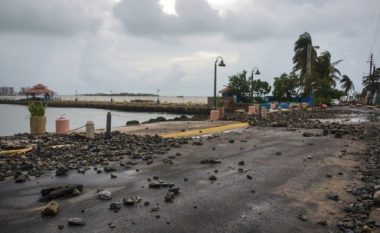 Uragani Irma i afrohet Bahama, mbyllen aeroportet