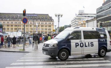 Finlandë, agjentët e policisë armatosen “deri në dhëmbë”