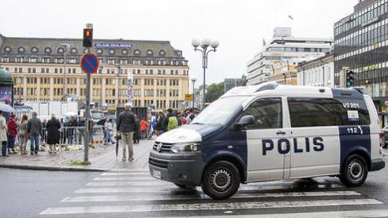 Finlandë, agjentët e policisë armatosen “deri në dhëmbë”
