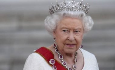 “Zoti ju bekoftë të gjithëve”: Mbretëresha ka gati një fjalim, nëse shpërthen Lufta e Tretë Botërore