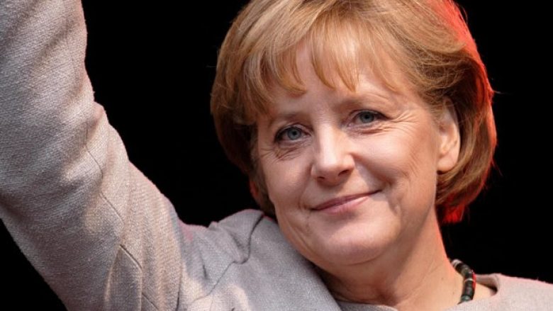 Franca përshëndet fitoren e Merkelit, e shqetësuar me rritjen e krahut ekstrem