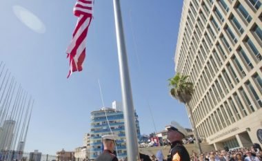 SHBA-të tërheqin 60 për qind të stafit nga ambasada në Kubë