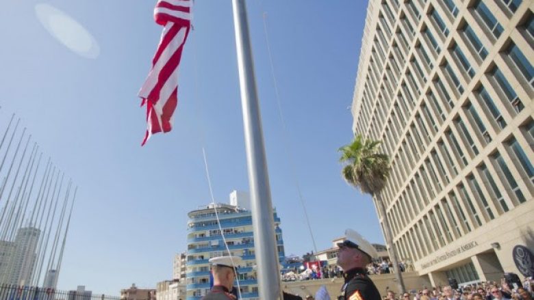 SHBA-të tërheqin 60 për qind të stafit nga ambasada në Kubë