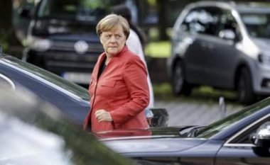 Merkel kundër ndalimit të plotë të eksportit të armëve për Turqinë