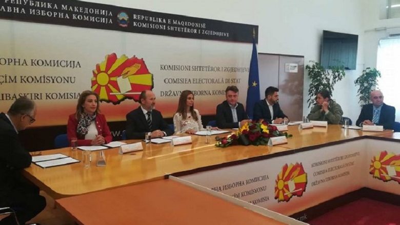 Kandidatët për kryetar të Bashkisë së Shkupit nënshkruan Kodeksin për zgjedhje fer dhe demokratike