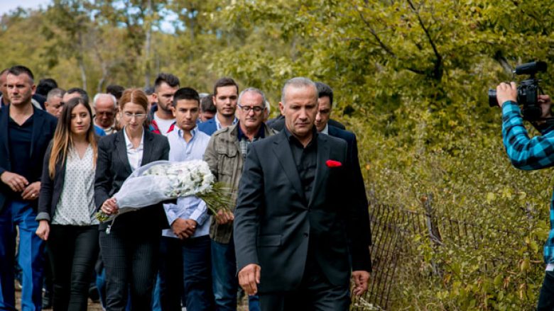 Selim Pacolli zotohet për rregullimin e varrezave të dëshmorëve
