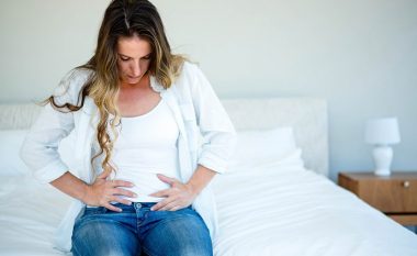 Tre faktorë janë shkaktarë për menstruacione të çrregullta, por që mund t’i eliminoni