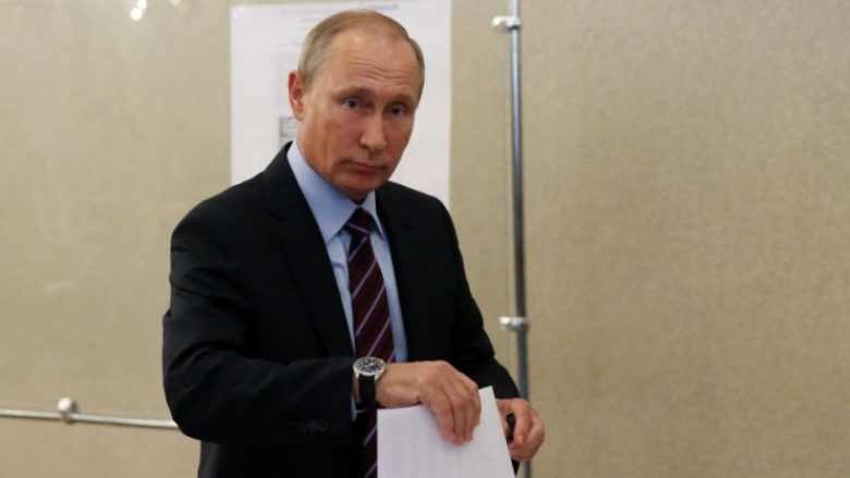 Putin mposhtet në mes të Moskës