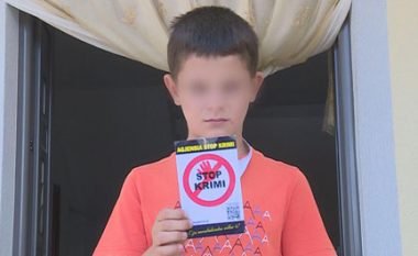 Leje nga gjaksi për të shkuar në shkollë: Ndihmohet 11-vjeçari që vuan vrasjen që e kryen të tjerët (Video)