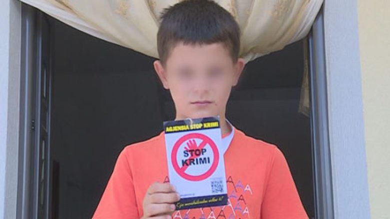 Leje nga gjaksi për të shkuar në shkollë: Ndihmohet 11-vjeçari që vuan vrasjen që e kryen të tjerët (Video)