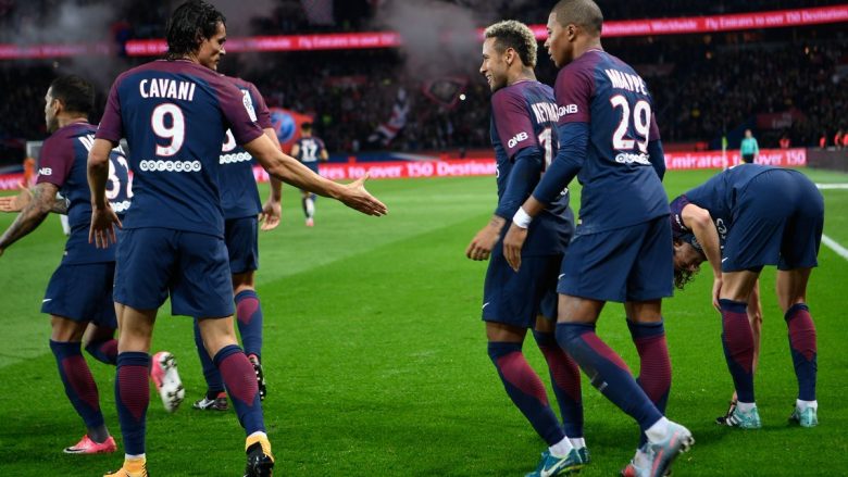 PSG me shumë yje në përbërje, por ishin autogolat e Lyonit që i dhënë fitoren në derbin e javës në Ligue 1 (Video)