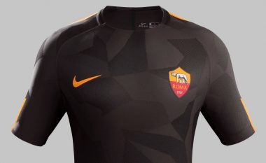 Roma zbulon fanellat e treta për sezonin 2017/18 (Foto)