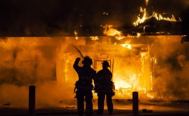 Kaplohet nga zjarri një shtëpi në Krushë të Madhe, lëndohen katër persona