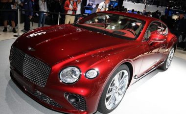 Enterieri i mahnitshëm në Bentley Continental GT (Video)