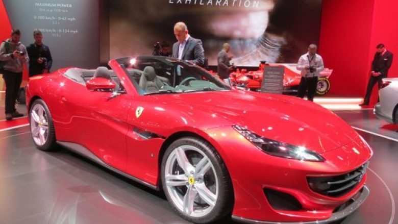 Ferrari Portofino, makinë luksoze që arrin shpejtësi të lartë (Foto)