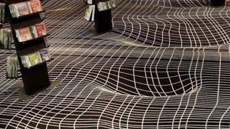 Vizitorët i habit forma tredimensionale e tepihut në dysheme (Foto)