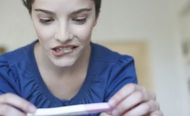 A mund të gabojë testi i shtatzënisë kur tregon që nuk jeni shtatzënë?