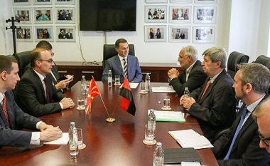 Gruevski: Interesat strategjike të shtetit mbeten BE-ja dhe NATO