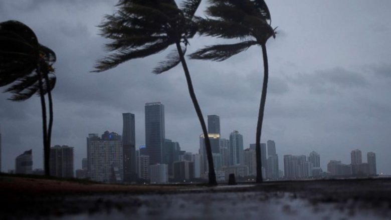 Irma arrin në Floridë, shënohen viktimat e para: “Gjithçka nën ujë, gjithçka”! (Video)