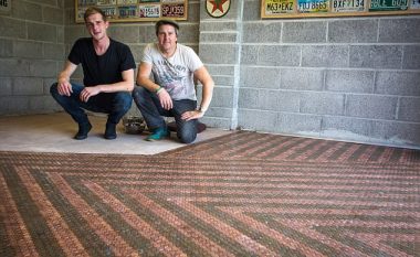 Mbuluan dyshemenë me afro 40 mijë monedha, të zbardhura në pijen e gazuar (Foto)