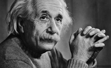 Ngjanë shumë me Ajnshtajnin, mahi në internet se gjeniu është kthyer për një teori të re (Foto)