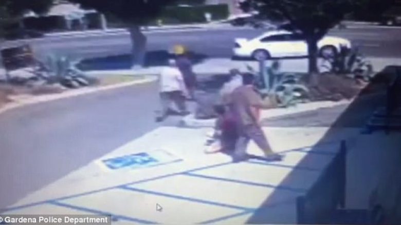 Hajnat që sulmuan adoleshentin, ndalen nga postierët që ishin afër (Video)