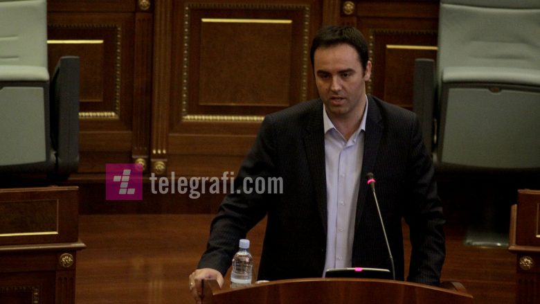 Konjufca kritikon Haradinajn që nuk po merr pjesë në seancë