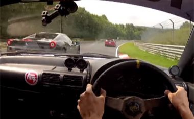 Shoferi joserioz i Ferrarit 458, duhet të largohet nga pista e garave (Video)