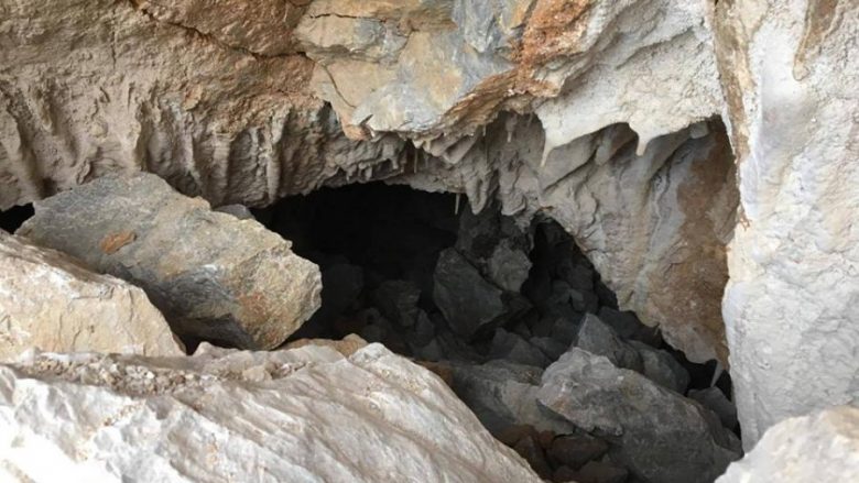 Zbulohet një shpellë gjatë punimeve në autostradën Prishtinë-Shkup (Video)
