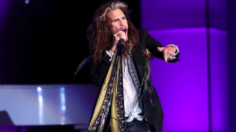Steven Tyler pëson krizë nervore, Aerosmith ndërpret turneun