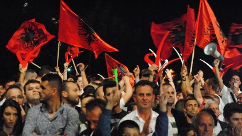 Vetëvendosje hap fushatën në Prizren (LIVE)