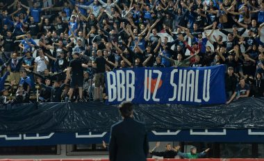 Kroatët harrojnë ndeshjen dhe yjet e tyre, i gjithë stadium në këmbë duke kënduar për Kujtim Shalën (Video)