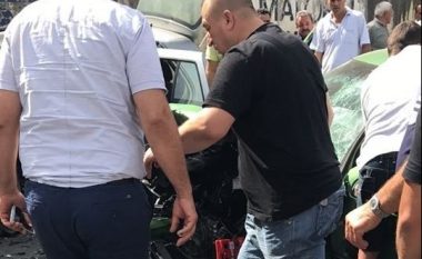 Një i vdekur dhe disa të lënduar – policia jep detajet rreth aksidentit të rëndë në rrugën Gjakovë-Prishtinë