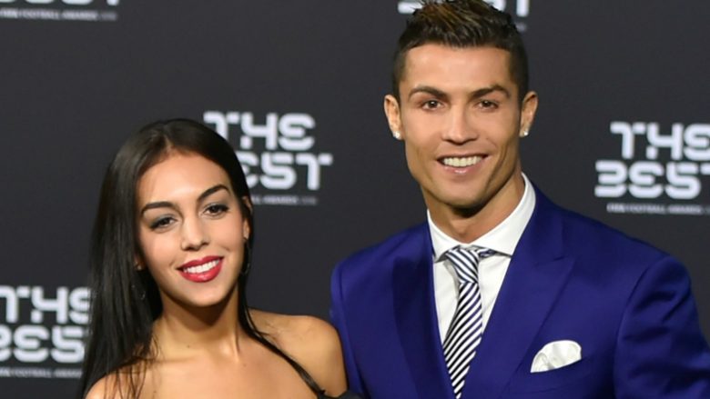Paparacit fotografojnë të dashurën e Ronaldos në Madrid, shihet se barku i është rritur (Foto)