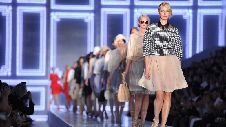 Dior dhe Gucci me revolucion, ndalojnë modelet e dobëta në pasarela