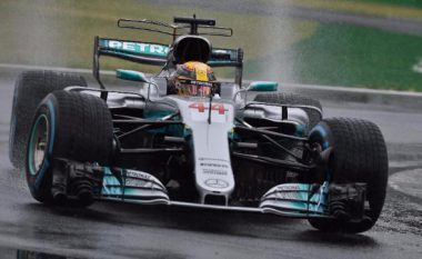 Hamilton dominon në shi, “pole position” në Monza