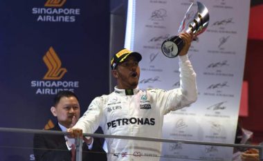 Hamilton triumfon në Çmimin e madh të Singaporit