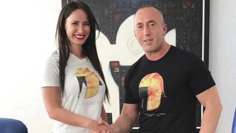 Albana Osmani-Ramush Haradinajt: Shumë bukur të rri bluza ‘Dardan’, të shkon me gjakun që të rrjedh në vena (Foto)