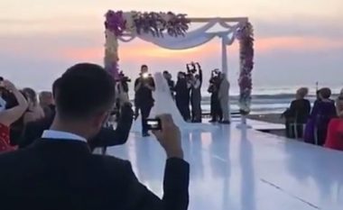 Pamje nga altari, festimet dhe momenti kur Marina i thotë "Po" Getoarit (Video)
