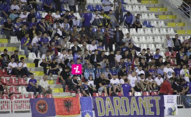 Rreth 1.200 tifozë në përkrahje të Kosovës në “Loro Boriçi” (Foto)