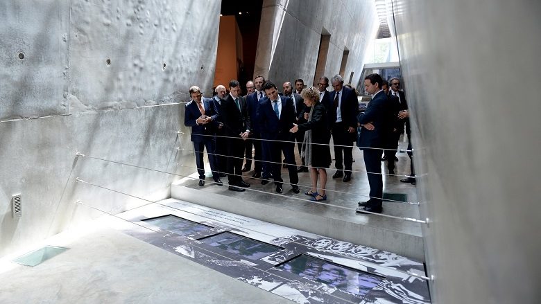 Kryeministri Zaev viziton Qendrën përkujtimore të Holokaustit