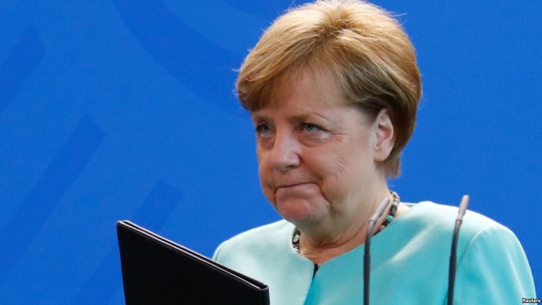 Merkel do ndërprerjen e bisedimeve për anëtarësimin e Turqisë në BE