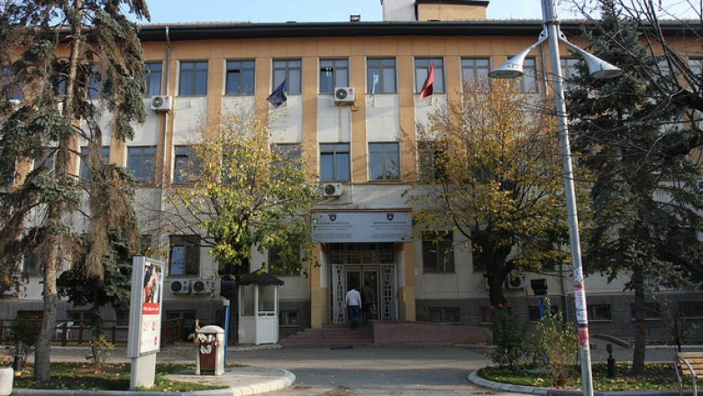 Persona të panjohur vënë mbishkrime në Ministrinë e Kulturës