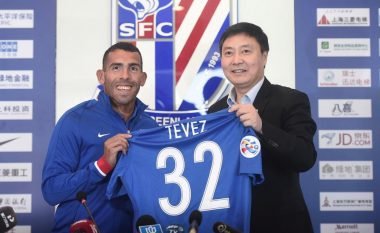 Merr 38 milionë euro në vit, por është në mbipeshë dhe nuk luan – Tevez sulmon futbollin kinez dhe nuk iu jep shpresa për të ardhmen