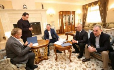 Qeveria e re e Kosovës, kjo është marrëveshja për ndarjen e ministrive (Dokument)