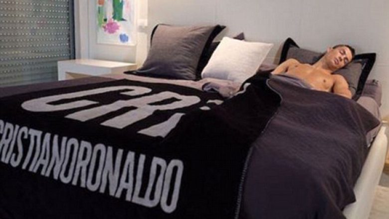 Sekreti i Cristiano Ronaldos është gjumi, fle 5 herë nga 90 minuta!