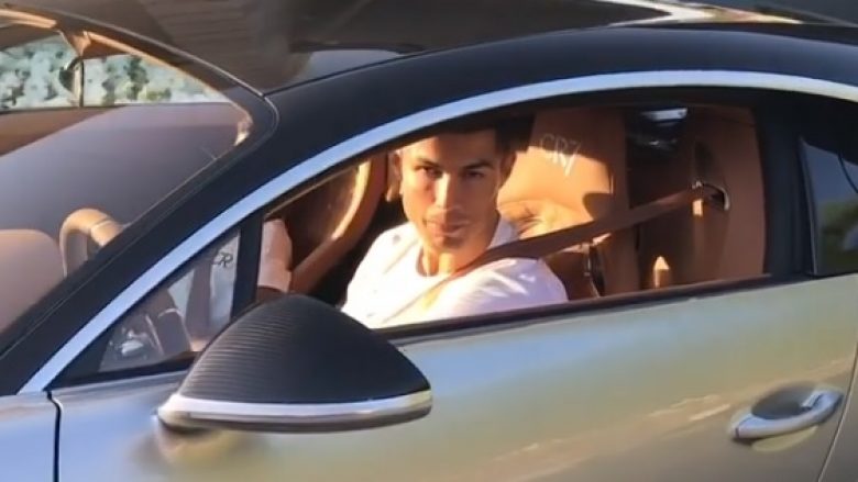 Cristiano Ronaldo blen veturë 2.1 milionë euroshe (Video)